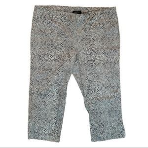 Michel Studio Leopard Black & White Stretch Capri Pants PLUS 18